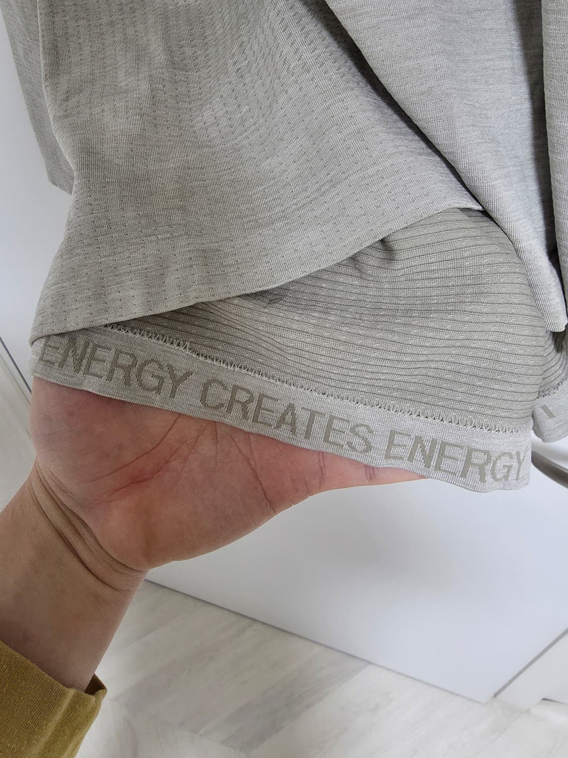 온러닝 메탈 벤트 테크 긴팔 m 상품이미지5