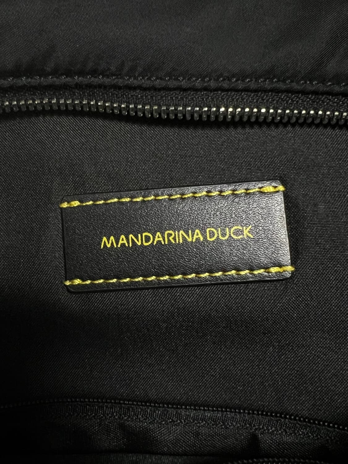 만다리나덕 블랙 백팩 상품이미지2