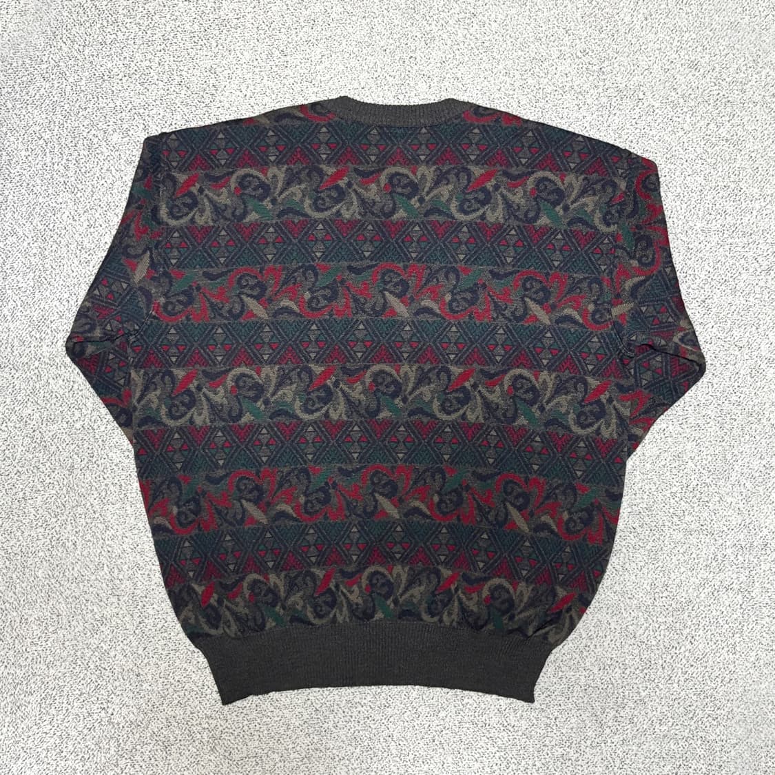 폴앤샤크 빈티지 패턴 브이넥 니트 상품이미지5