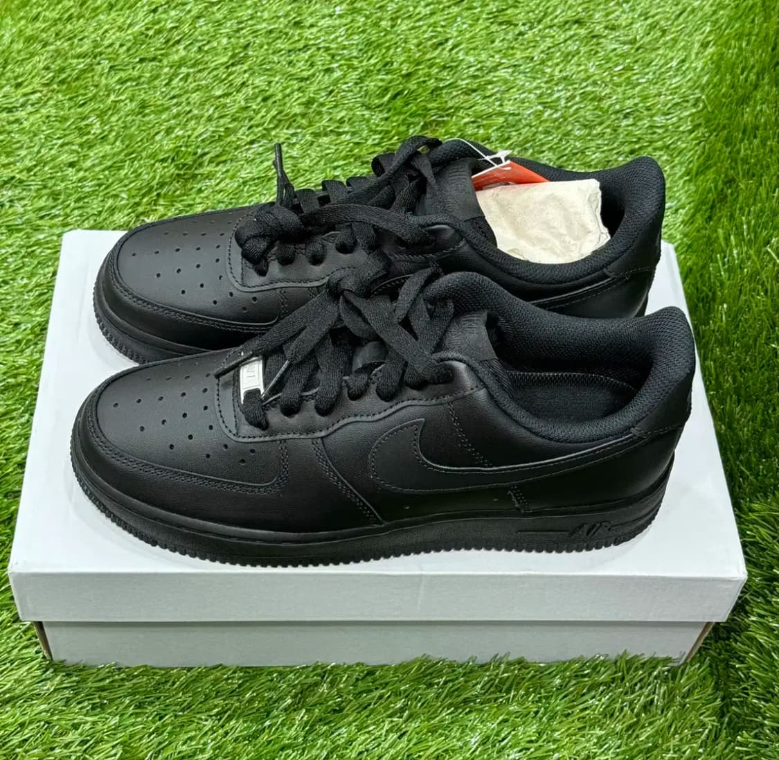 나이키 에어포스 1 '07 로우 트리플 블랙 상품이미지1