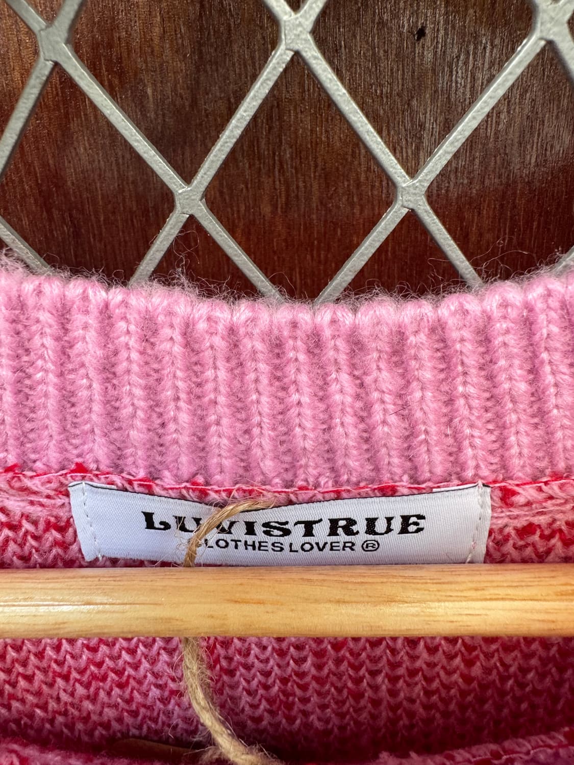 러브이즈트루 캣 핑크 오버핏 니트 르세라핌 사쿠라 착용 상품이미지9