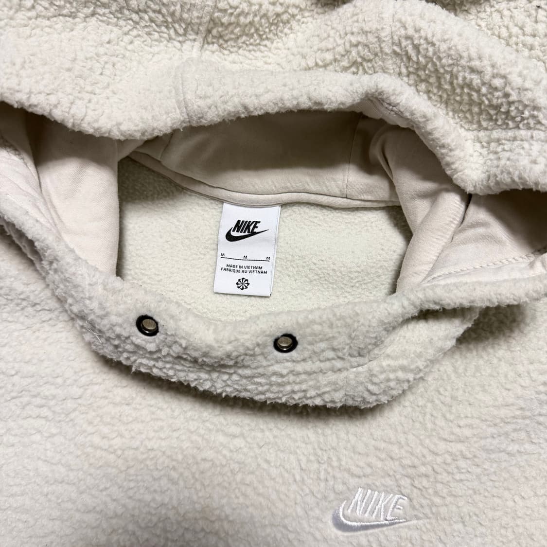 나이키 NSW 에센셜+ 셰르파 풀오버 후드 라이트 본 상품이미지4