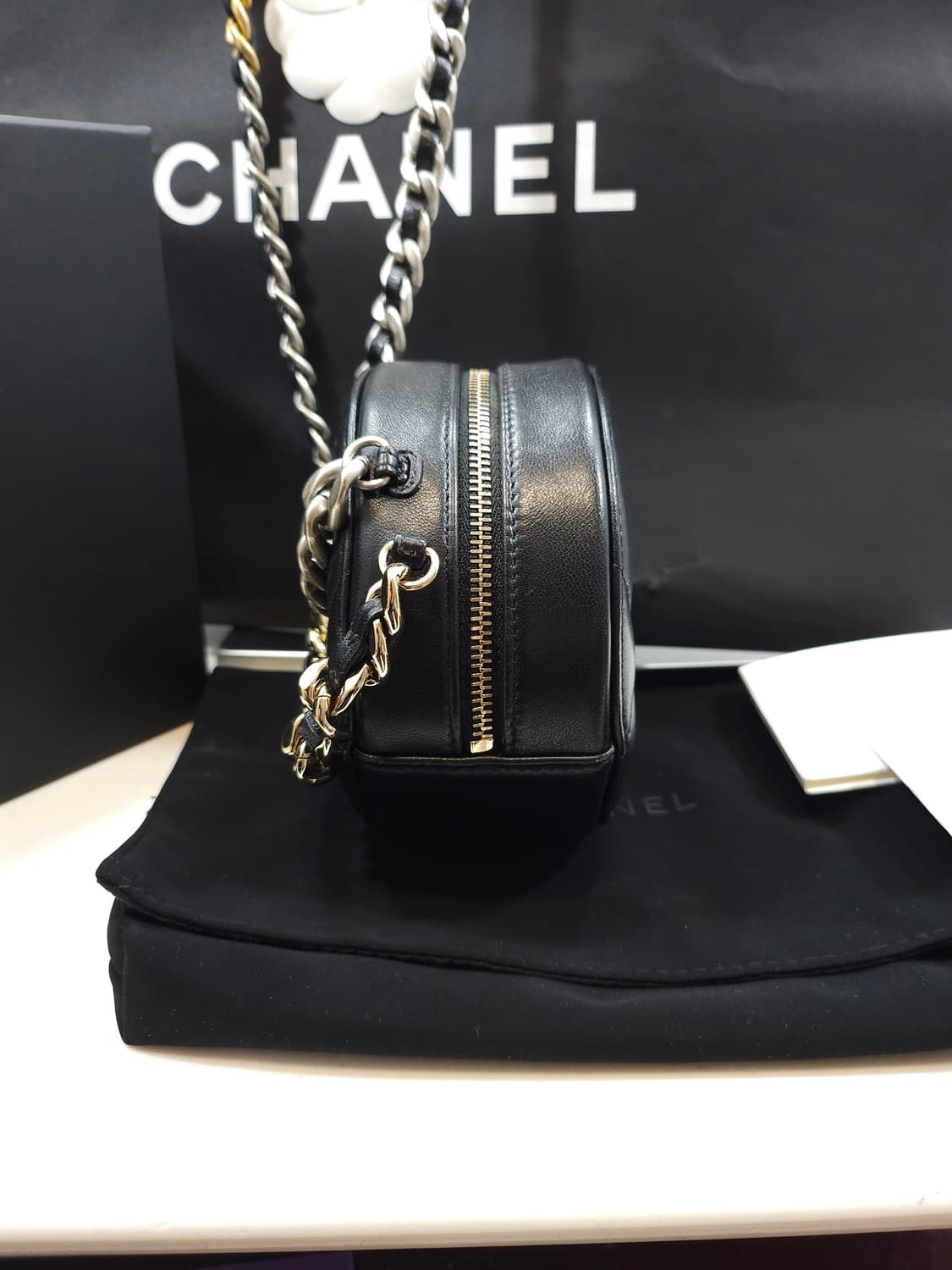 [새상품급] 샤넬 블랙 램스킨 19 탬버린 체인 크로스백 은장 상품이미지5