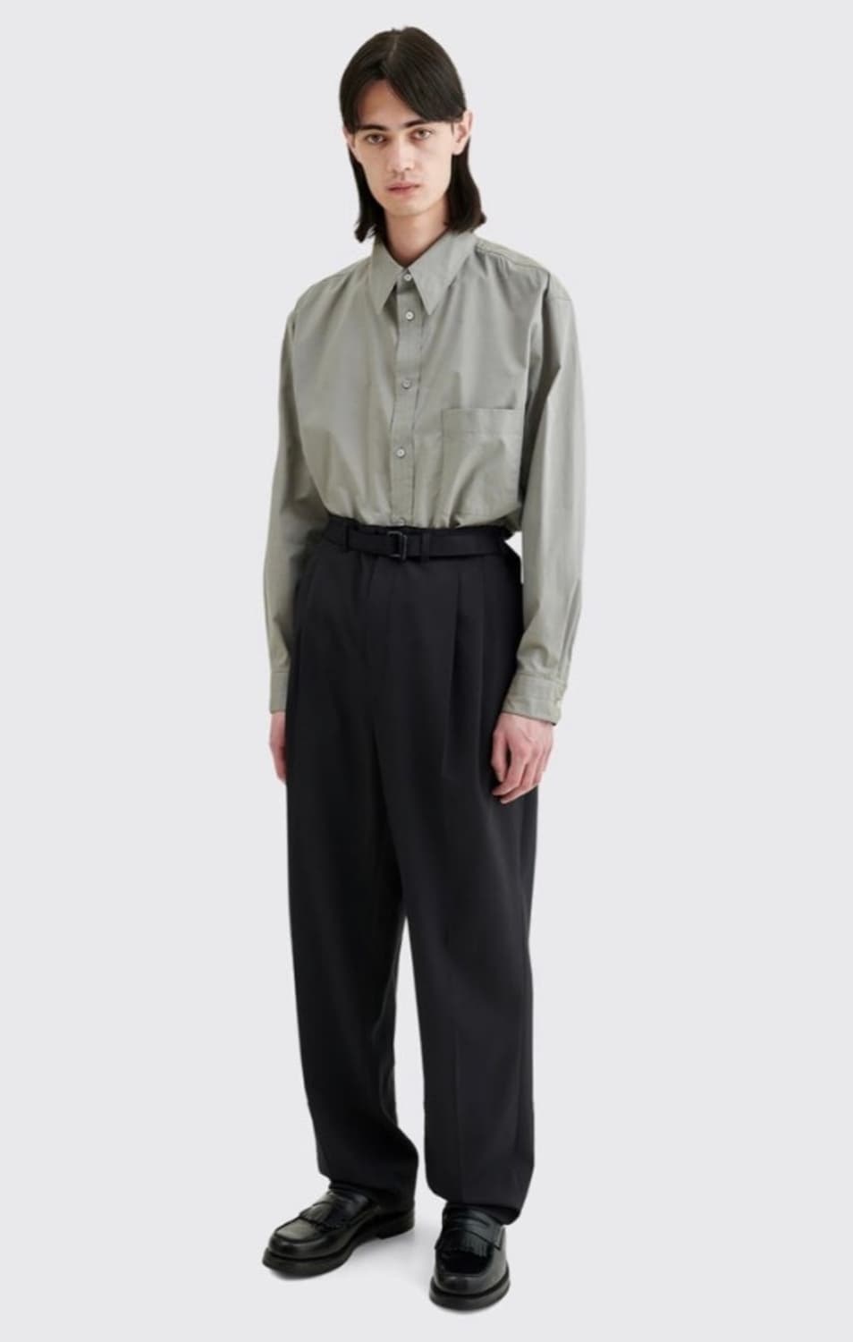 [M] 르메르 벨티드 팬츠 캐비어 컬러 판매합니다 상품이미지1