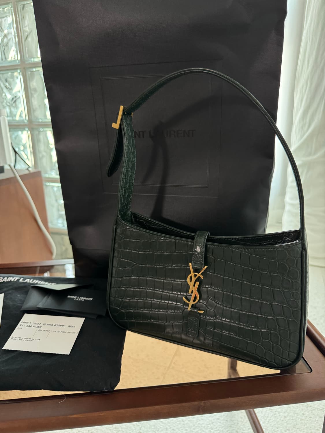 정가 400만 생로랑 LE 5 À 7 호보백 상품이미지1