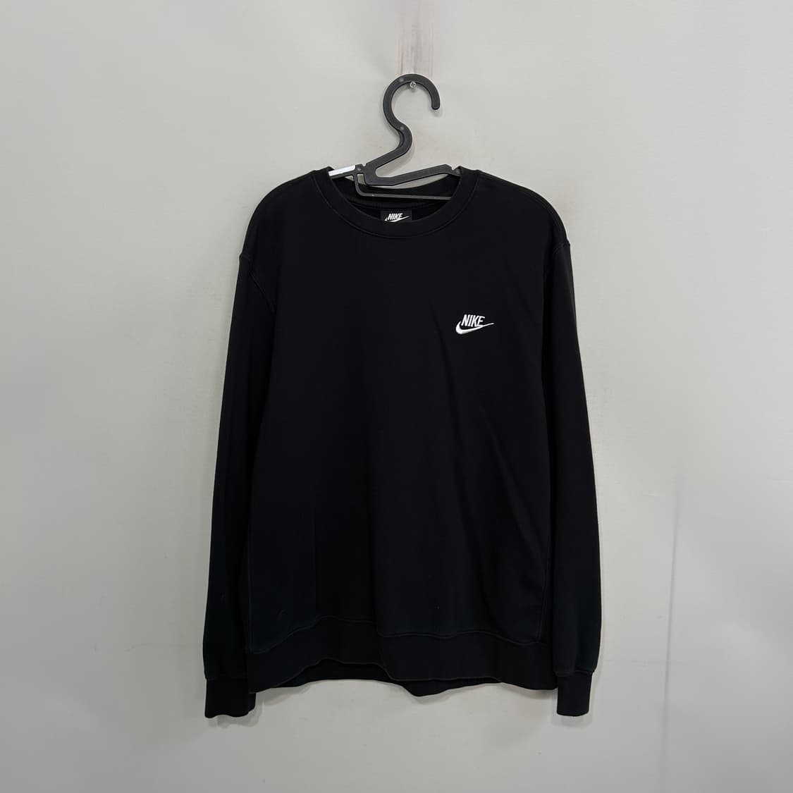 나이키 스우시 맨투맨 100 블랙 상품이미지1