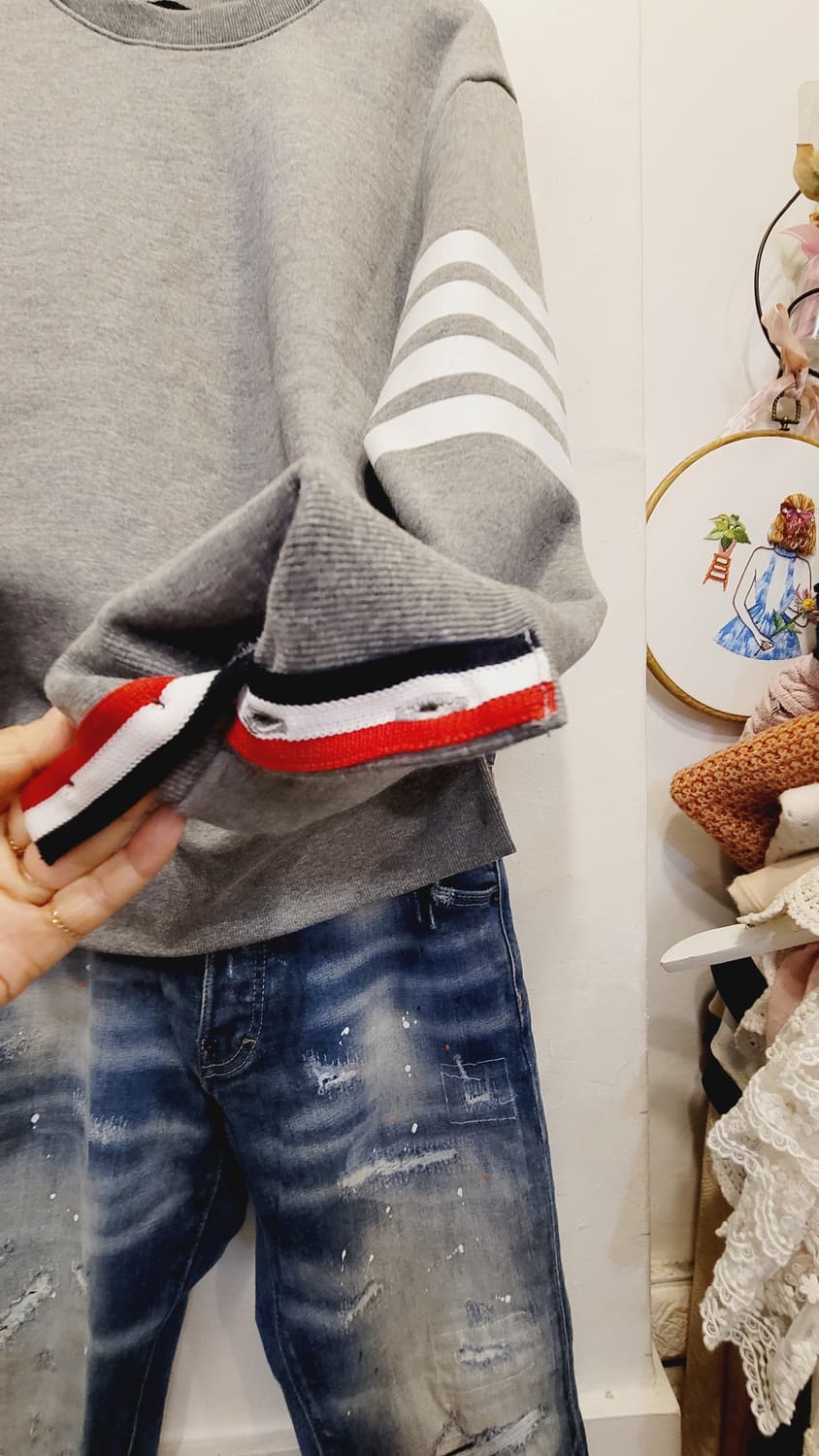 삼선 포인트 기모 맨투맨. 디스퀘어드 데님 상품이미지3