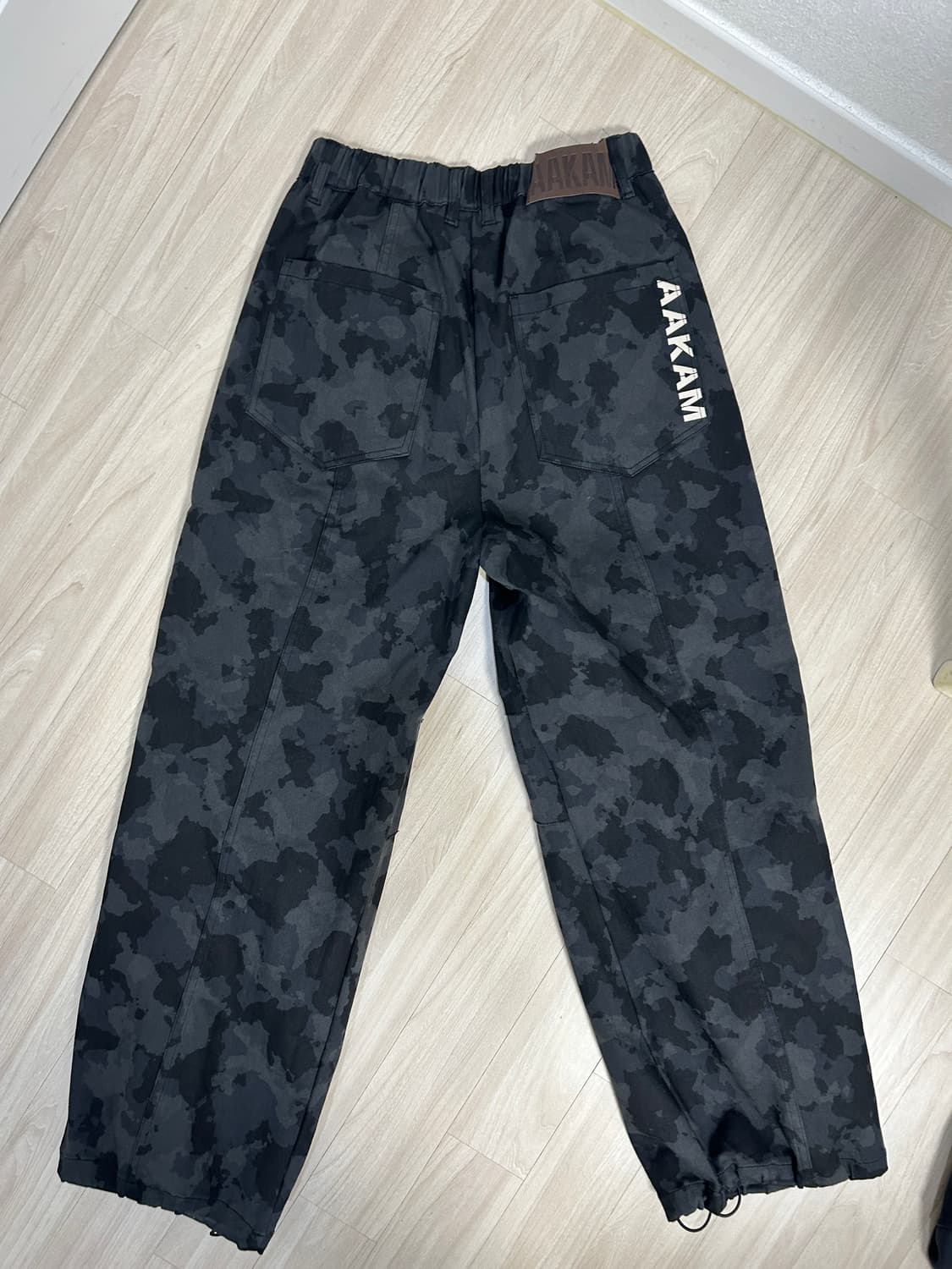 Knee Pin-tuck Camouflage Twill Pants 상품이미지3