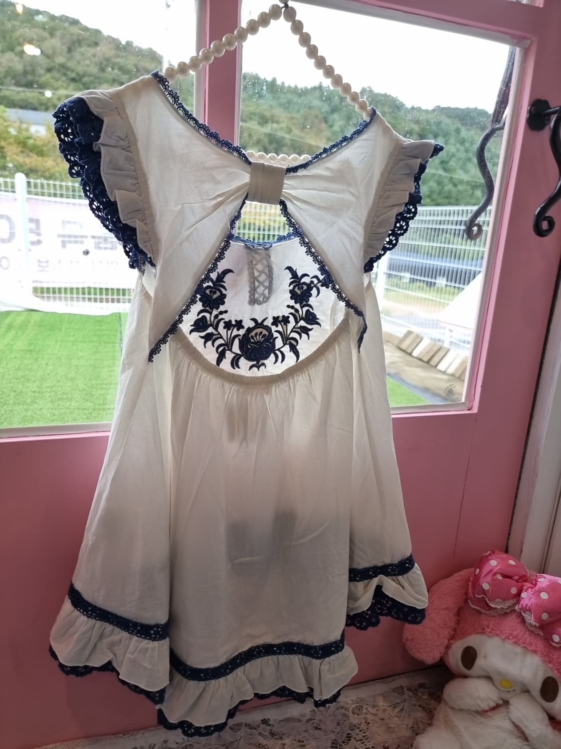 Liz Lisa 네이비 자수 리본 백오픈 원피스형 블라우스 상품이미지3