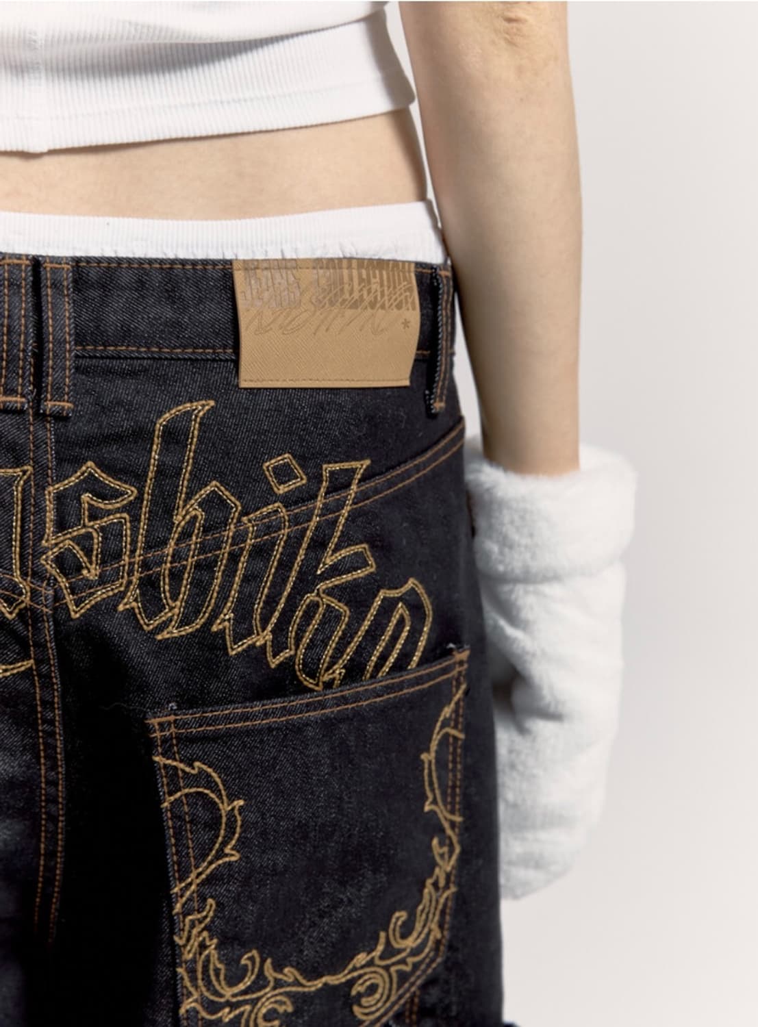 카시코 엠브로이드 워싱 데님 팬츠 블랙 상품이미지2