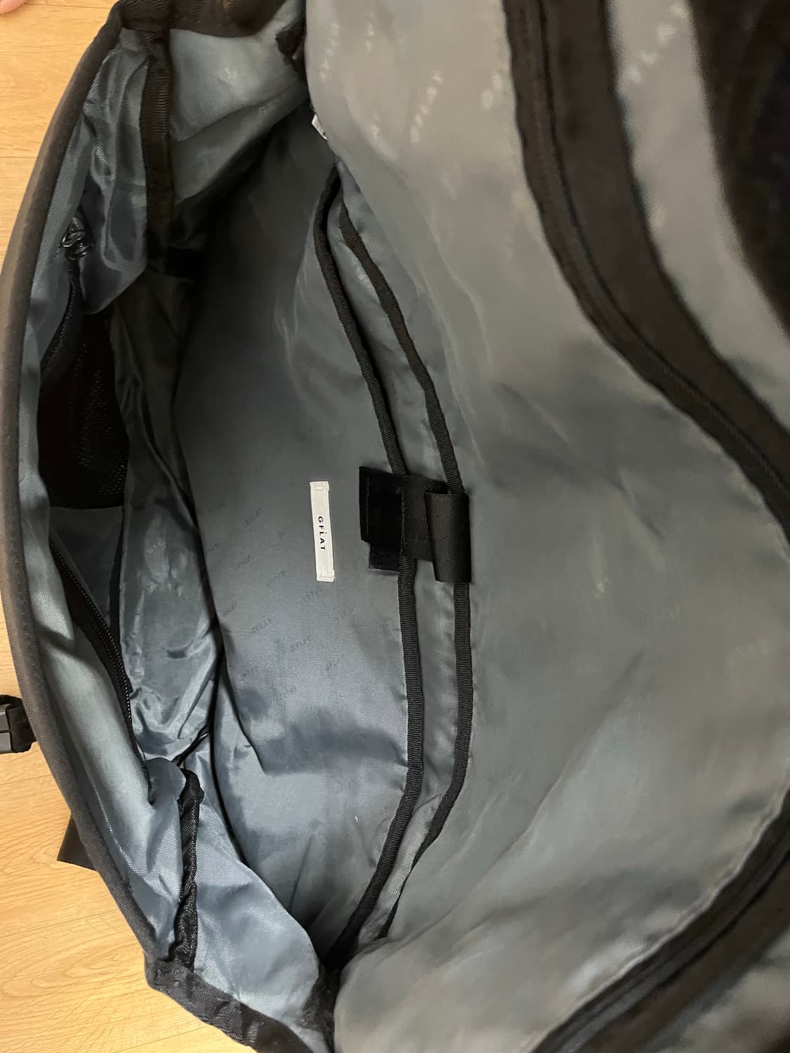 지플랫 퍼스트 메신저백 블랙 상품이미지3