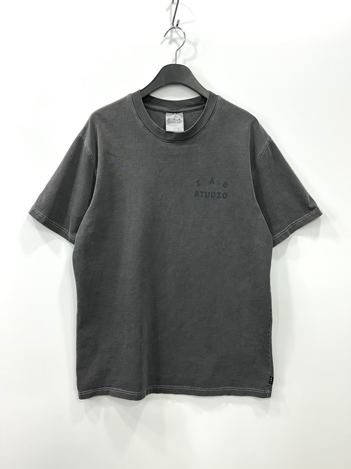 아이앱스튜디오 로고 반팔 차콜 L 상품이미지1