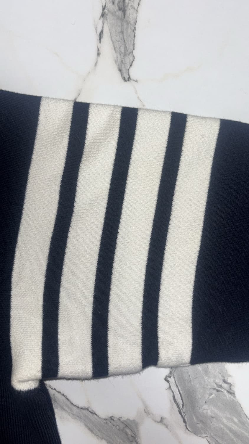 톰브라운 사선완장 맨투맨 네이비  상품이미지5