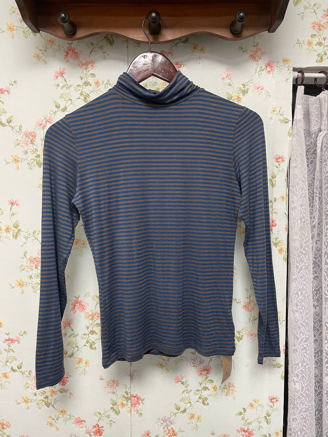 블루&브라운 스트라이프 목폴라티 상품이미지1