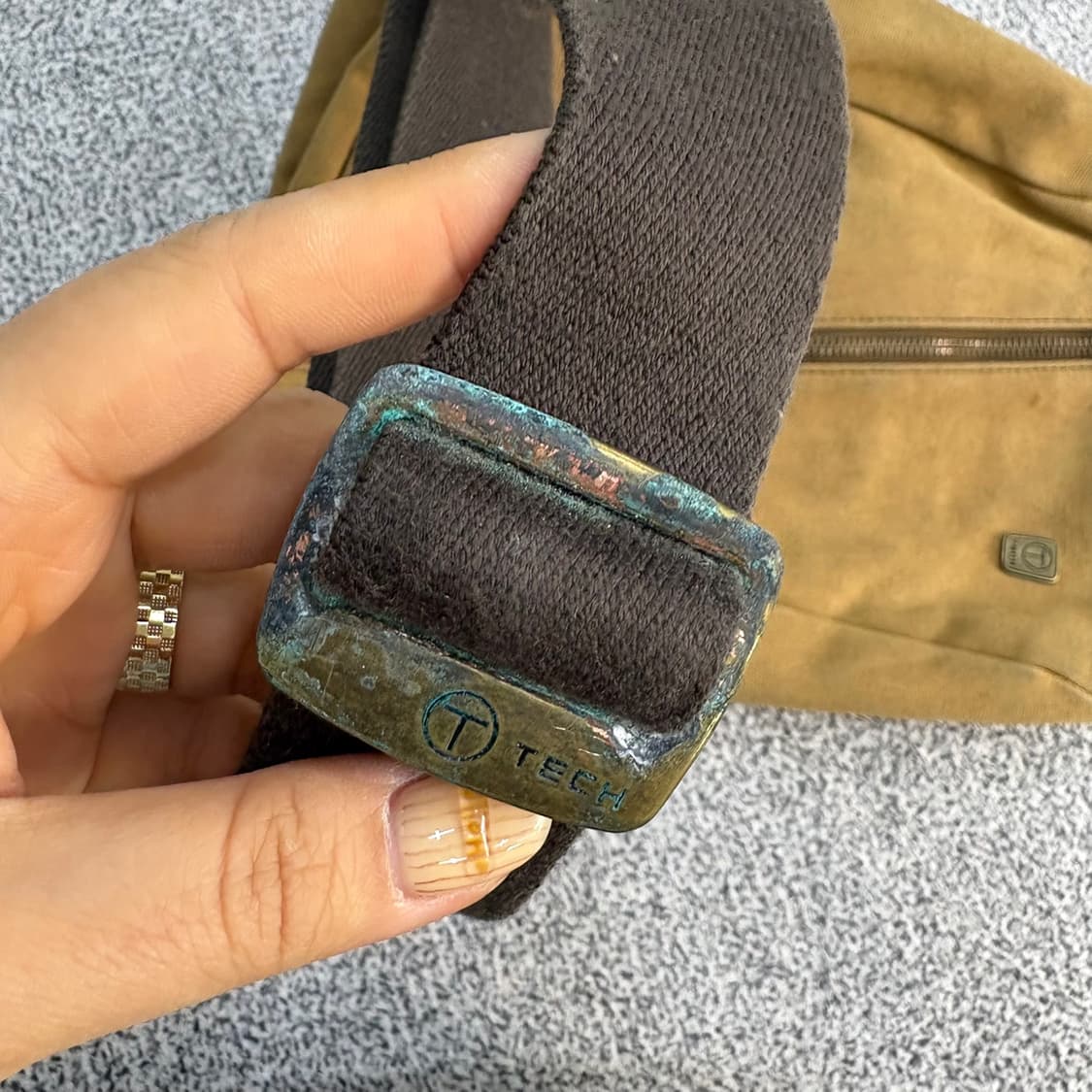 투미 캔버스 크로스백 메신저백 0409J 상품이미지3