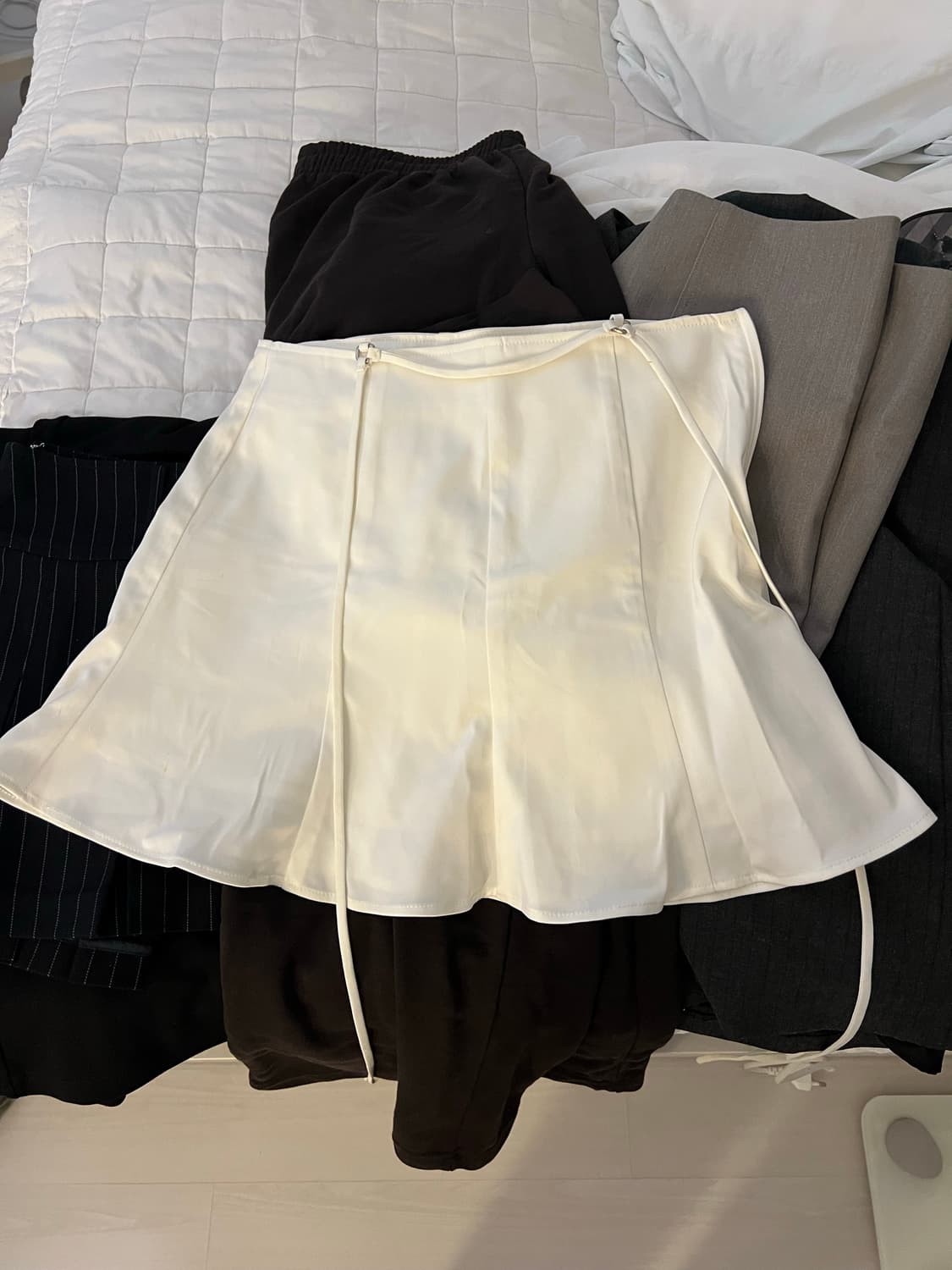 스푸닝 글로니 미니 스트링 스커트 상품이미지1