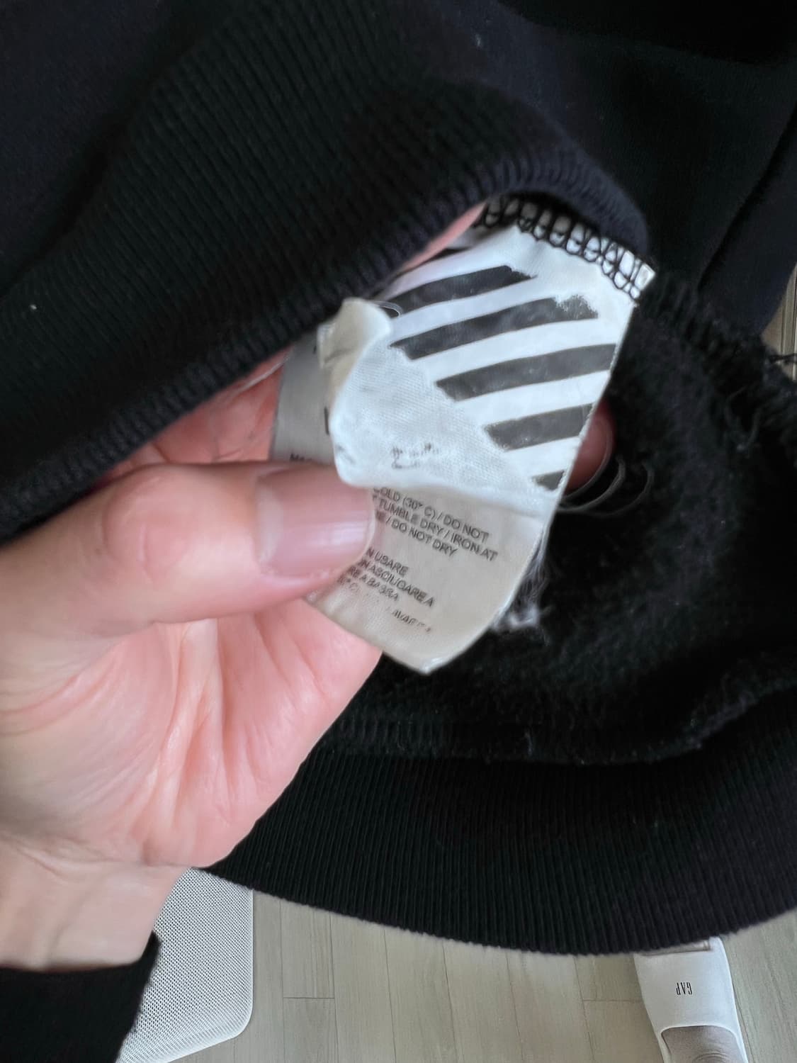 오프화이트 맨투맨 상품이미지3