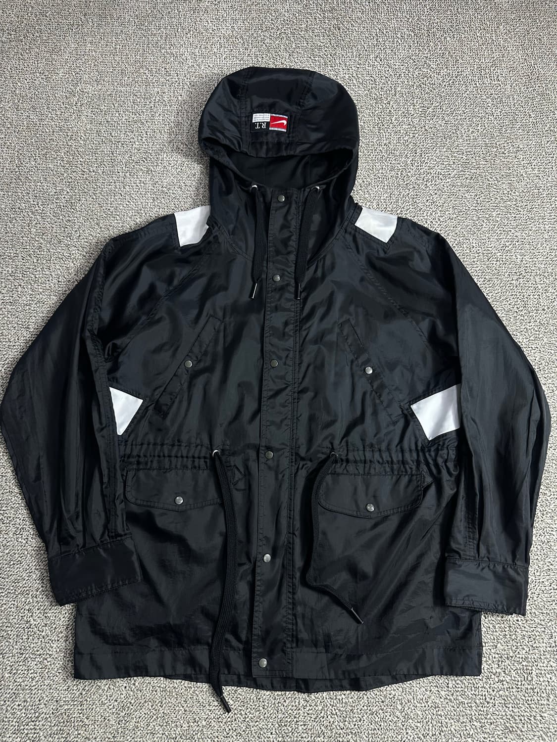 나이키 바람막이 리카르도티시 상품이미지1