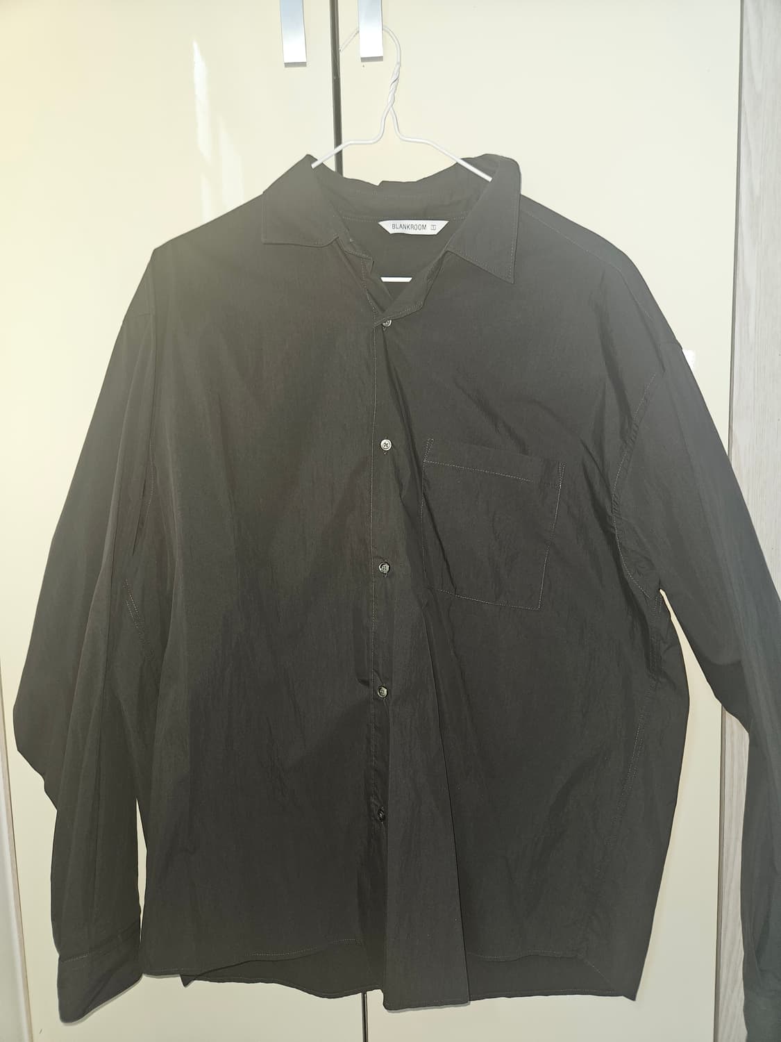 블랭크룸 SUPIMA 베이커 셔츠_BLACK CHOCOLATE 상품이미지3