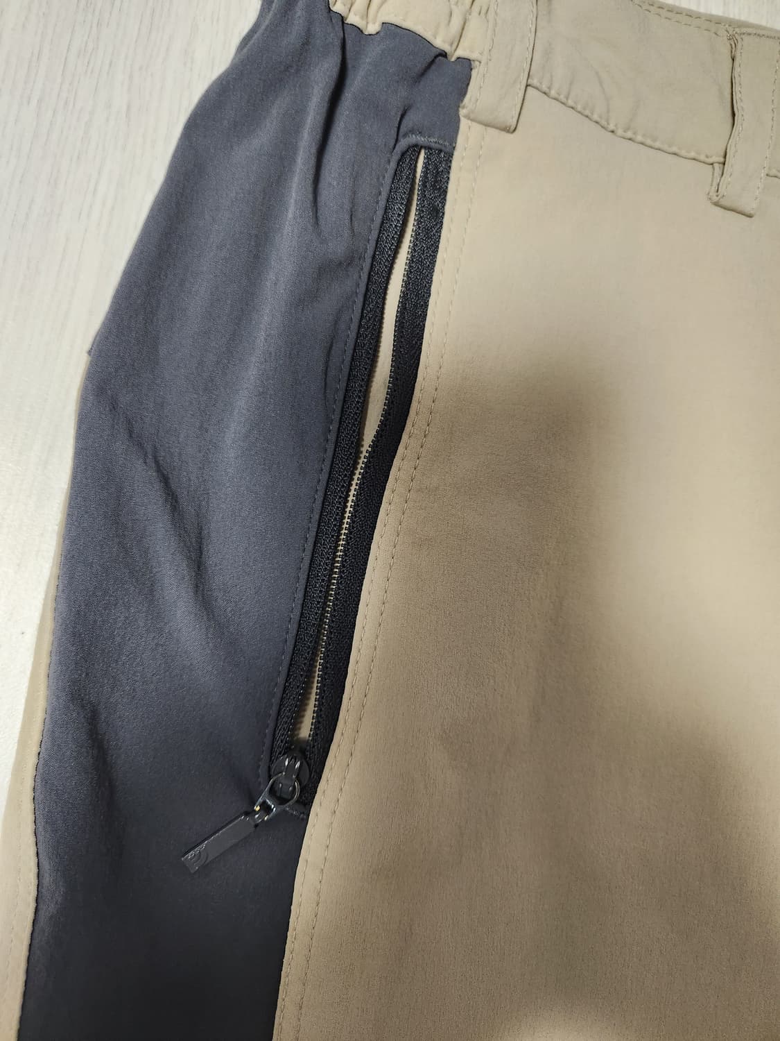 노스페이스 여성용 로버 등산 팬츠 사이즈85

사용감 좀 있고 엉덩이 주 상품이미지7