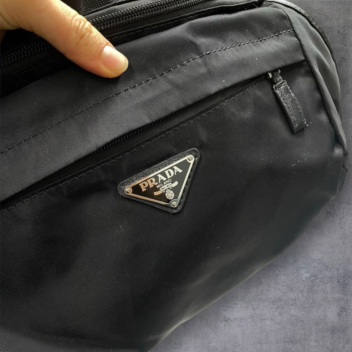 프라다 Prada 블랙 리나일론 바이커백  크로스백 스몰 상품이미지2