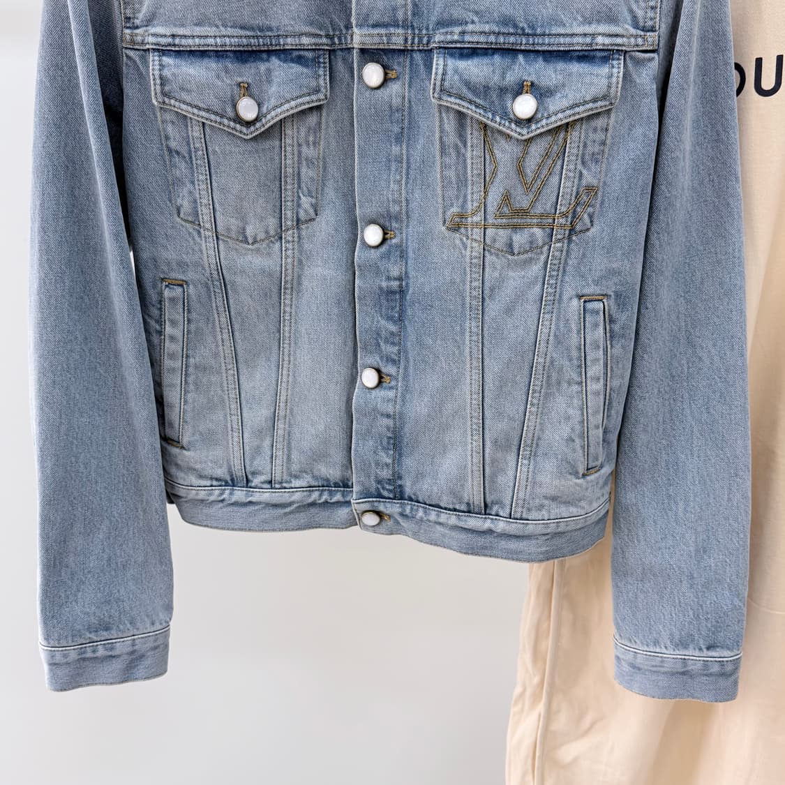 [S+급/48] 24FW 루이비통 LV 데님 트러커 청자켓 상품이미지4