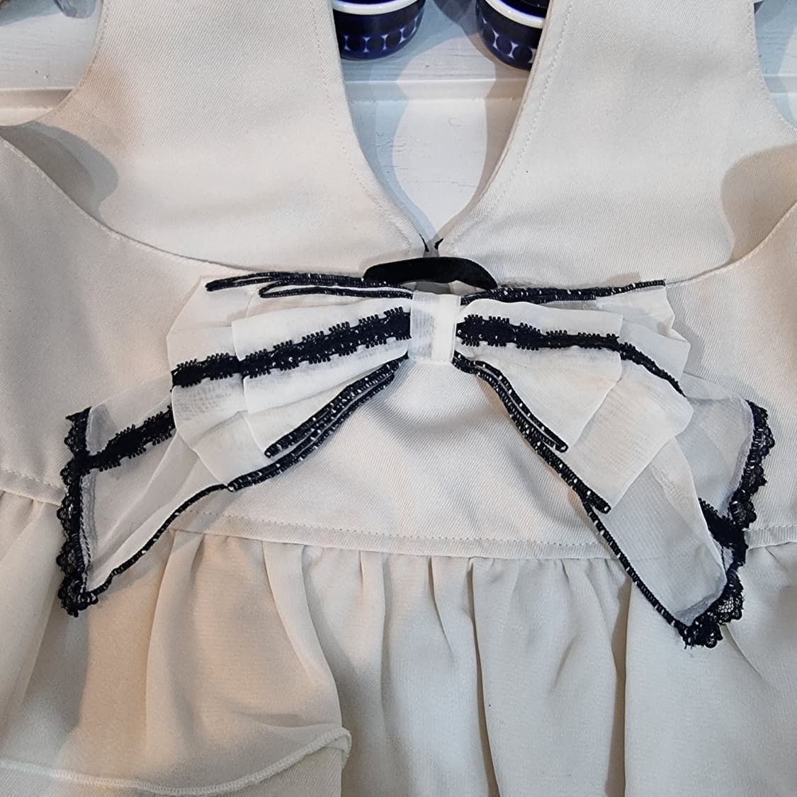 axes femme(엑시즈팜)  레이스 트리밍 홀터 베스트 상품이미지5