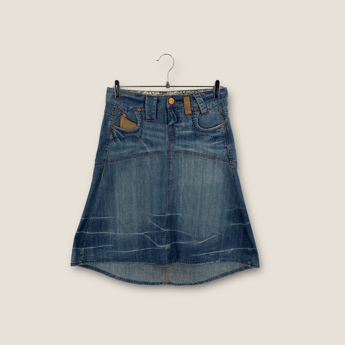 리바이스 패치탭 데님스커트 상품이미지1