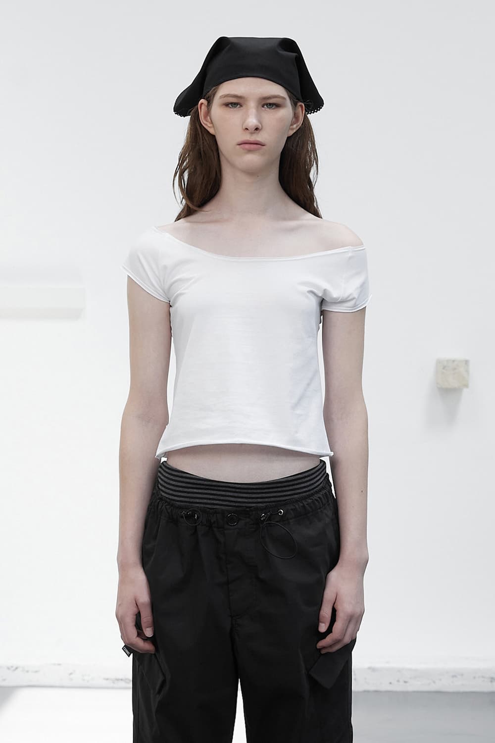 세릭 cerric DEEP ROUND HALF TOP / WHITE 상품이미지1