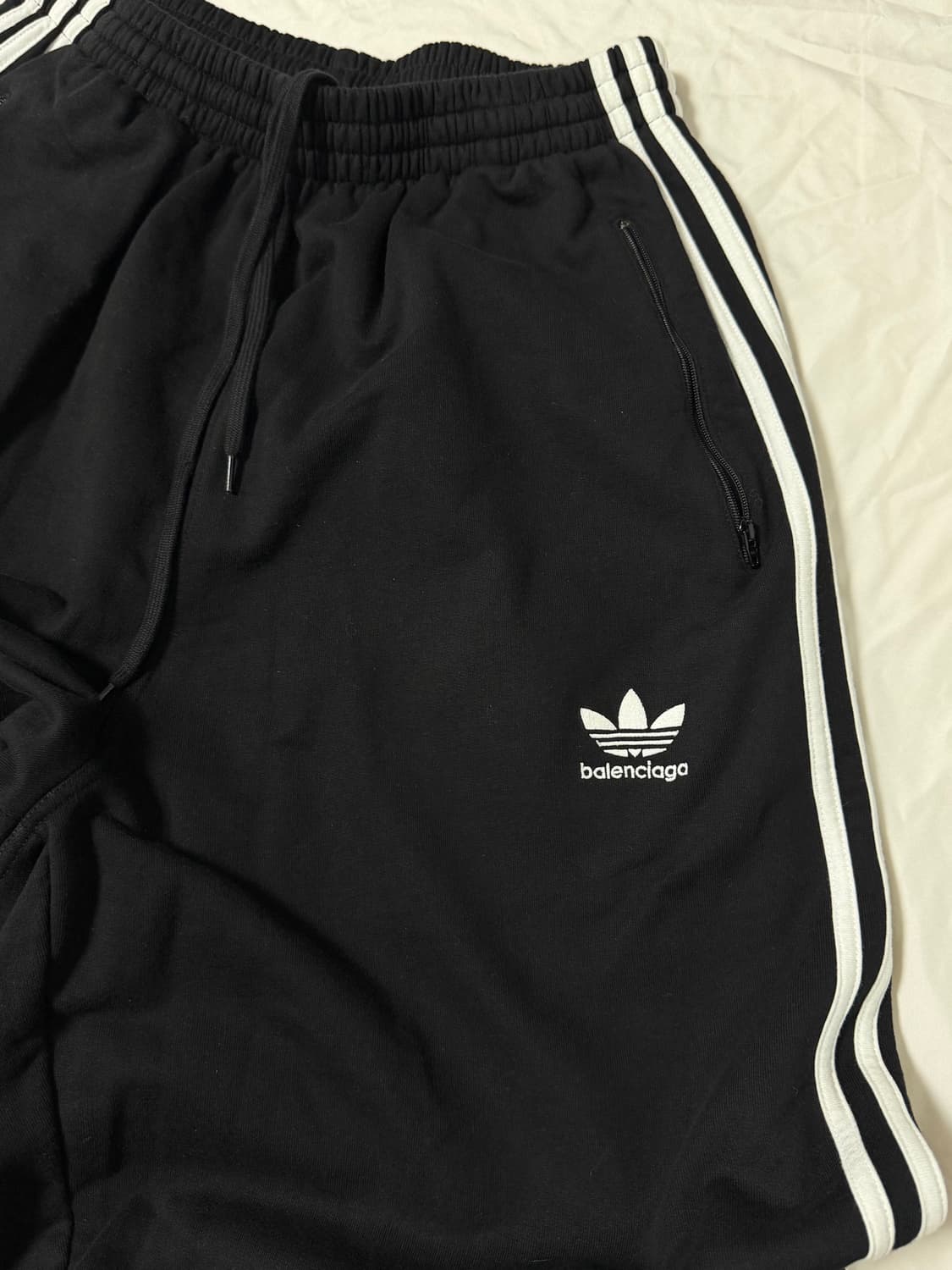 발렌시아가 adidas 플리스 트레이닝 팬츠 상품이미지4