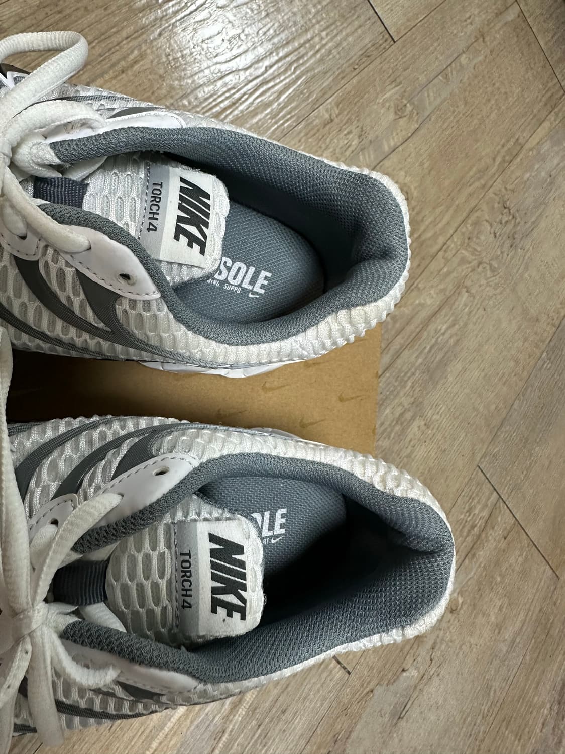 나이키 에어맥스 토치 4 화이트 울프 그레이 280 상품이미지8