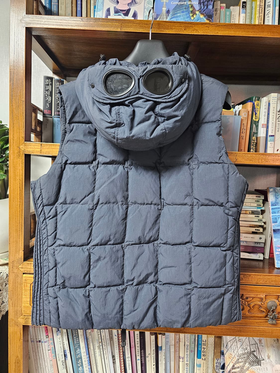 정품 씨피 CP컴퍼니 고글 패딩 조끼 100 사이즈 팔아요 상품이미지2