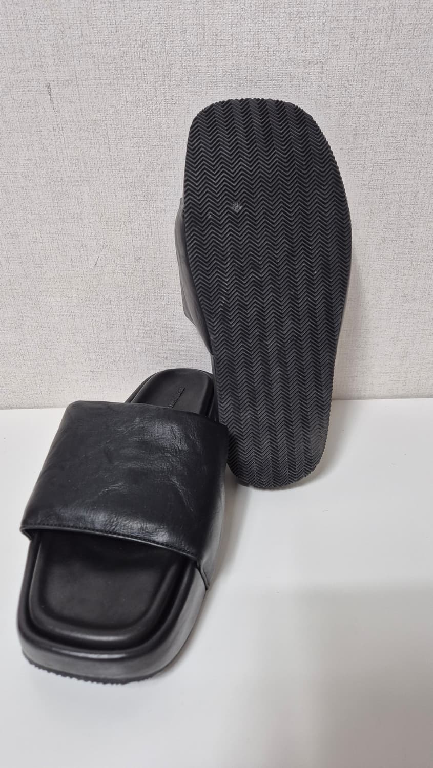 로맨틱무브 x 깡스타일리스트 레더 슬리퍼 상품이미지6