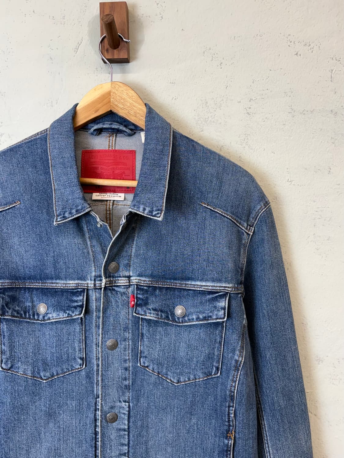 리바이스 프리미엄 엔지니어드 버튼 데님 자켓 상품이미지2