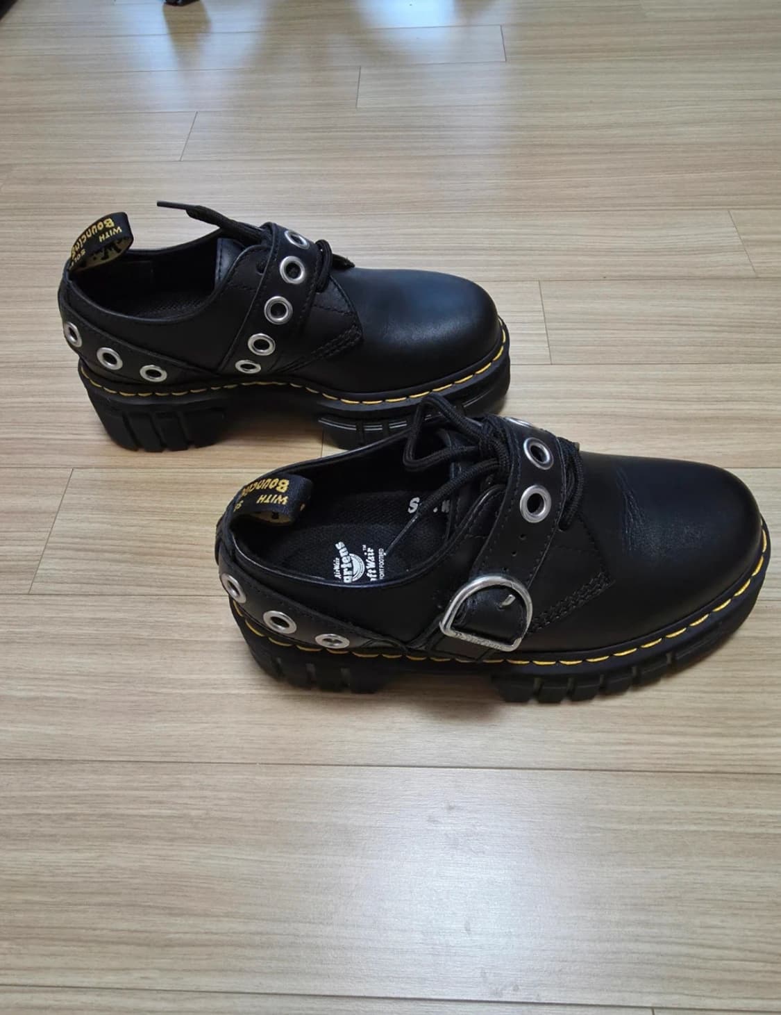 닥터마틴 1461 벅스 슈즈 블랙 새상품급 UK5 240사이즈 상품이미지2