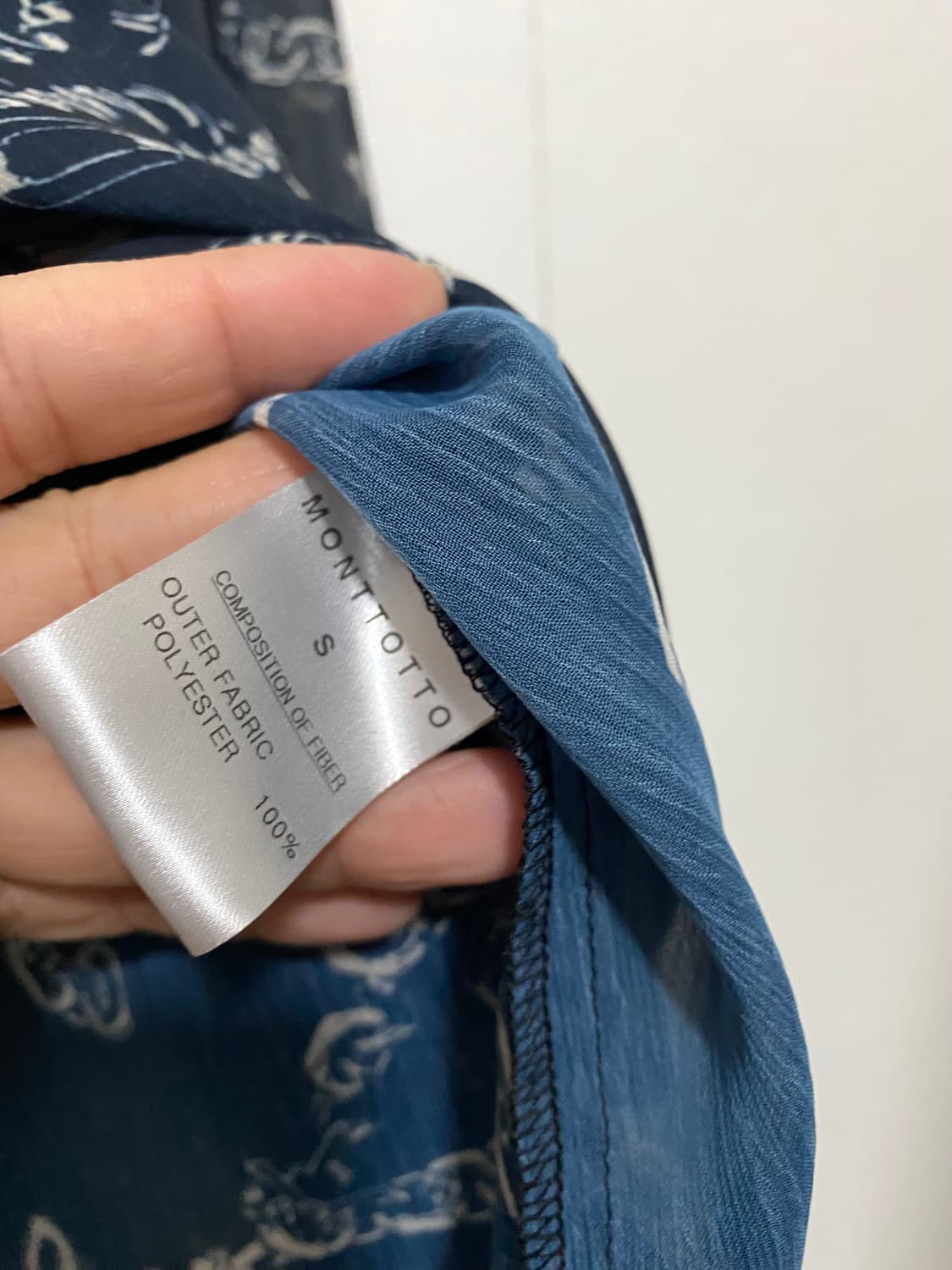 몽또또 쉬폰 커프스 네이비 블라우스 새제품 상품이미지5