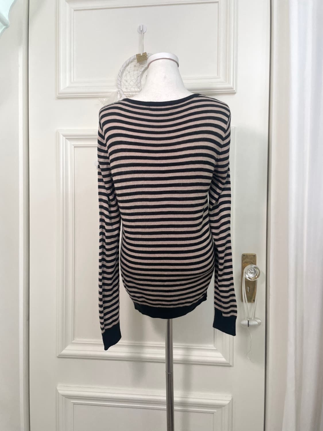 beige gray lace point pearl button cardi 상품이미지3