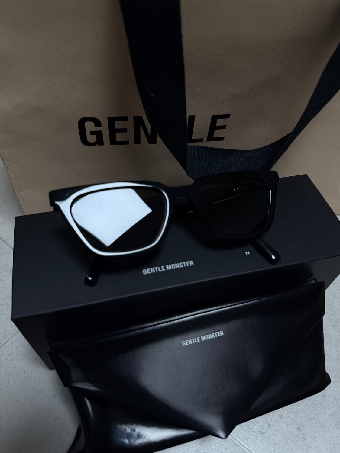 젠틀몬스터 아가일 01 블랙 상품이미지3