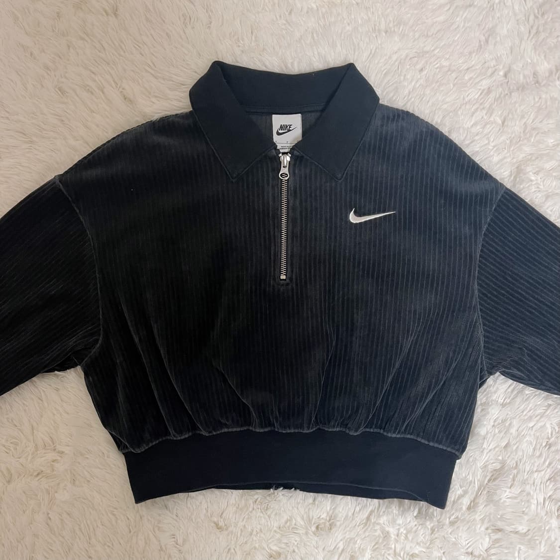 나이키 스포츠웨어 여성 벨루어 크롭 쿼터집 탑 상품이미지1