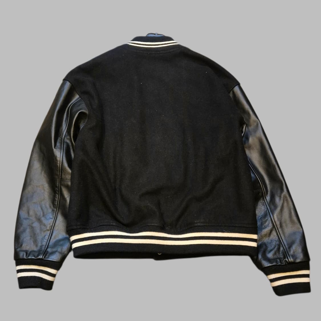 XL(착샷잇음) 아웃스탠딩 블랙 소가죽 바시티자켓  상품이미지2