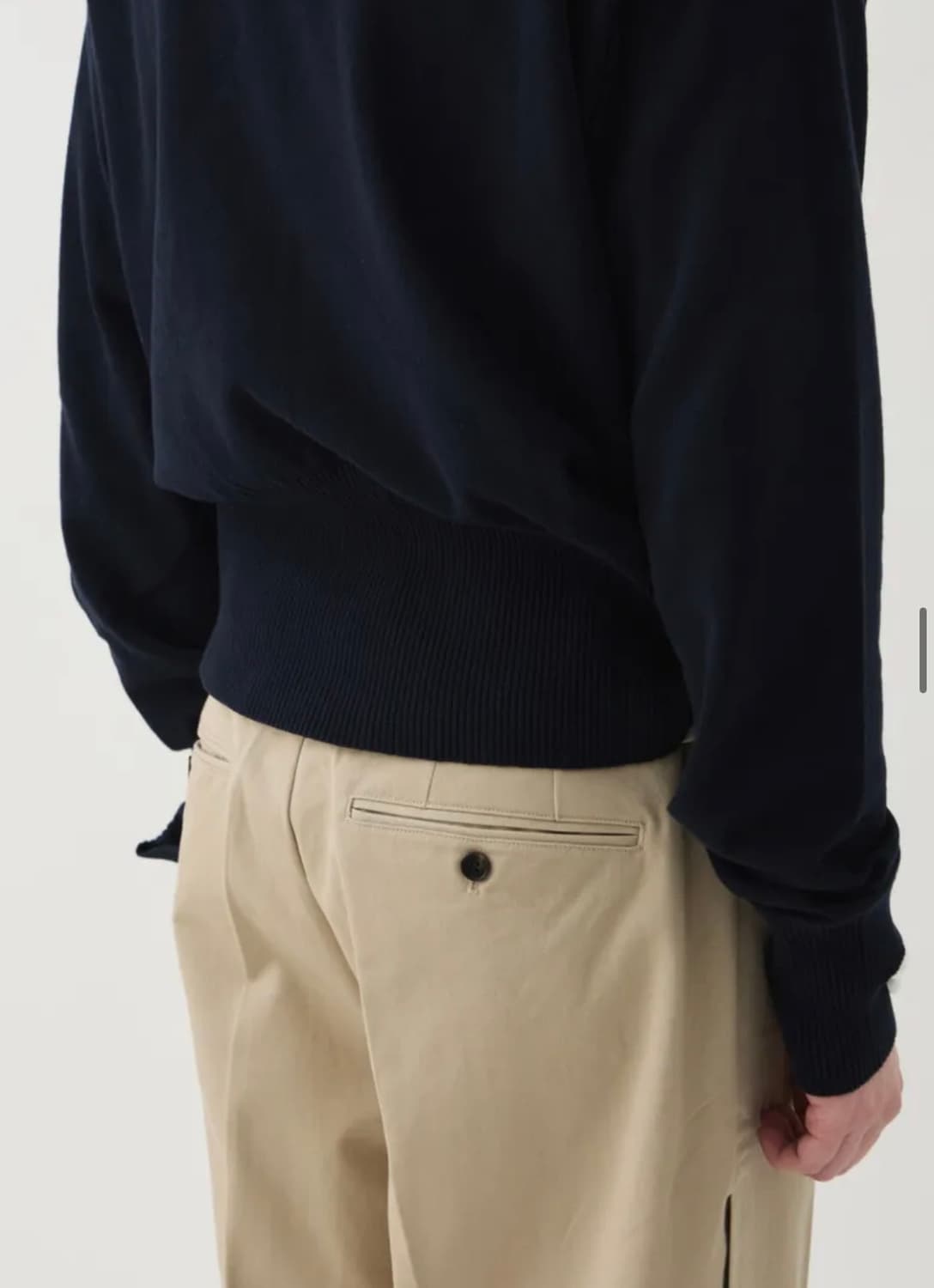 [L] 윈더 슬리브컷 브이넥 니트 네이비 상품이미지4