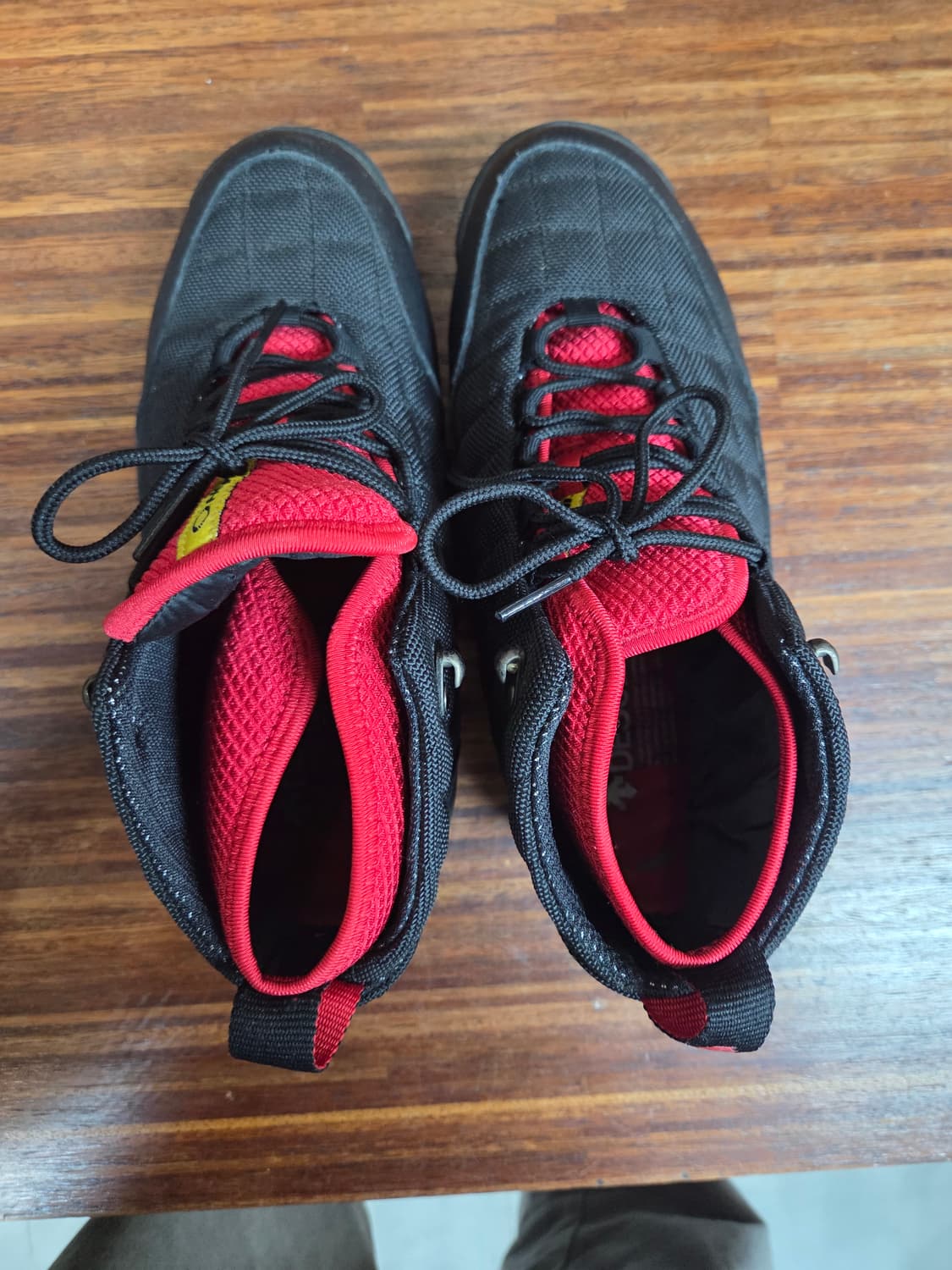 데상트 스위스 퀄팅 디자인 미드 트레킹화 250 상품이미지2