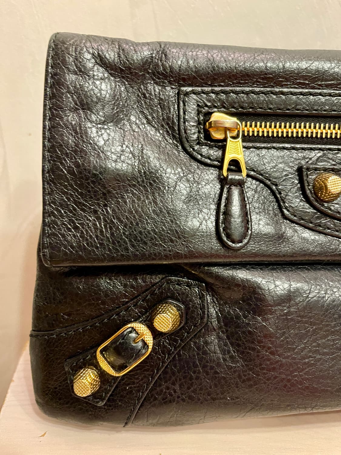 발렌시아가 클래식 스터드 클러치 (블랙/골드)  상품이미지2