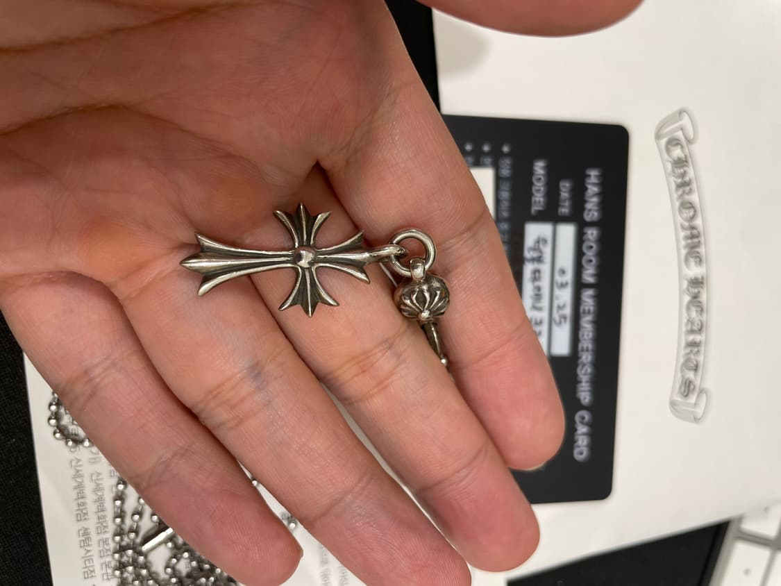 크롬하츠 원볼 타이니 크로스 목걸이 파베다이아 1p 상품이미지5