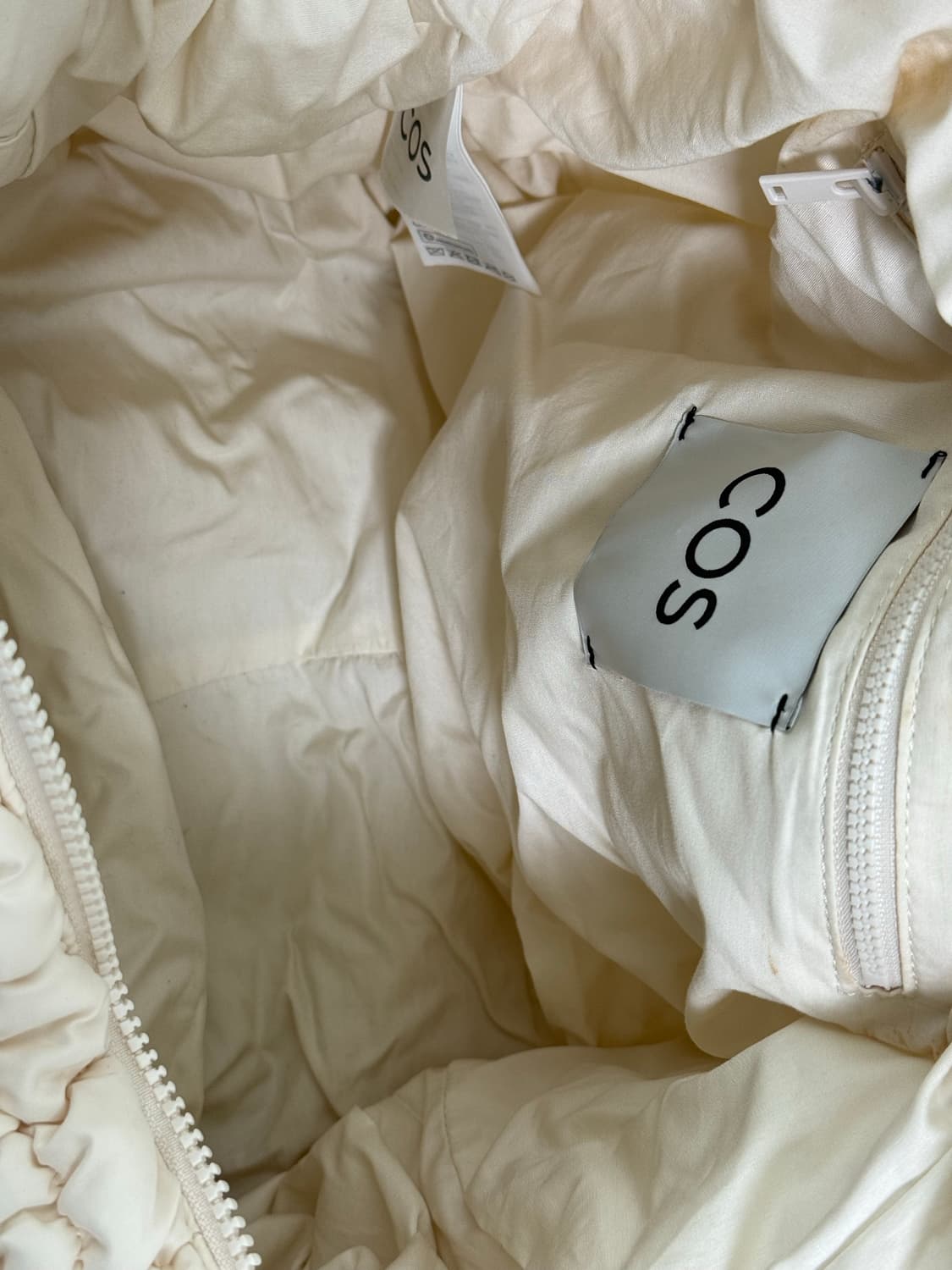 [무료배송] Cos 퀼티드 오버사이즈 숄더백 라이트 베이지 상품이미지4