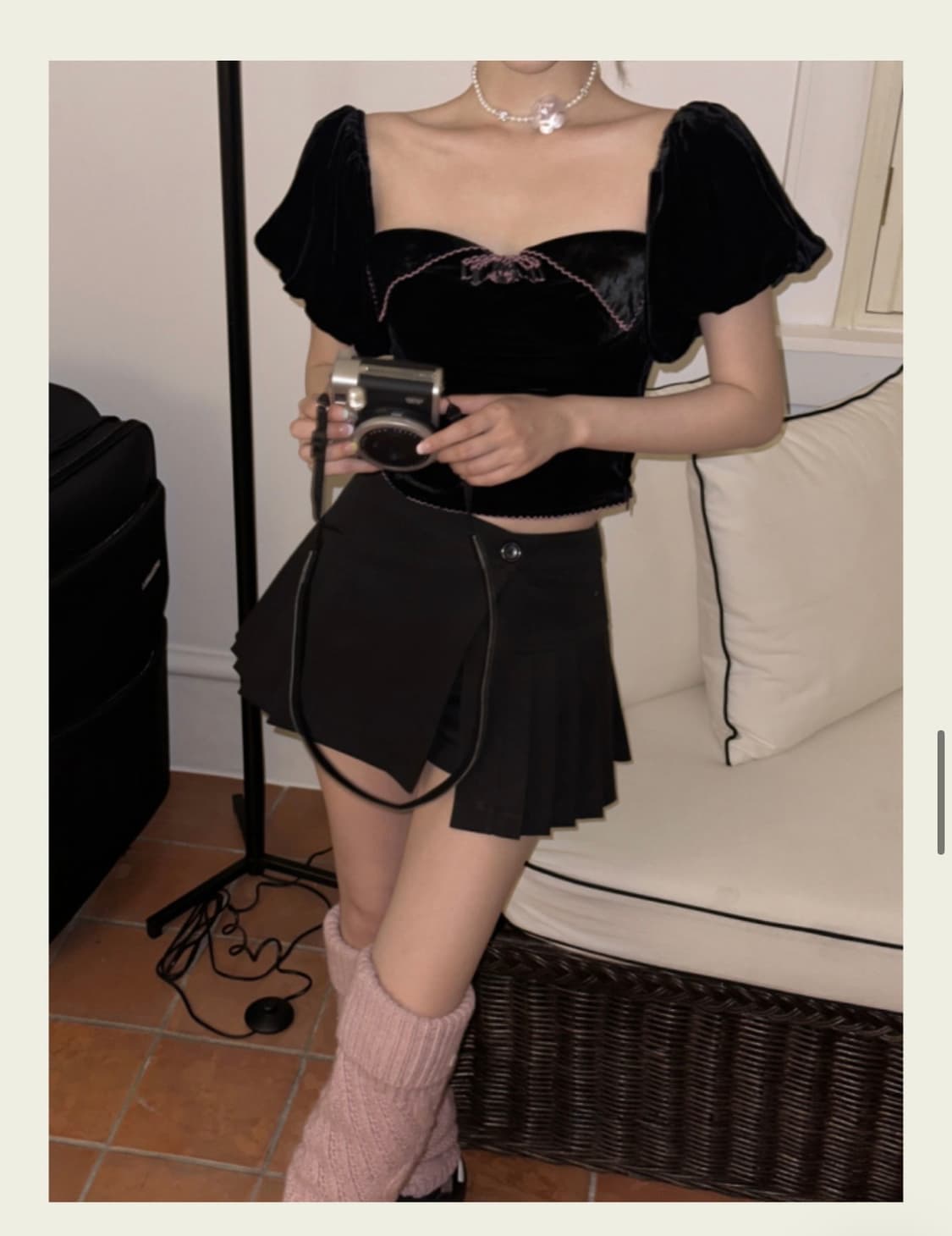 서쿠키 스테파니 벨벳 탑 블랙  상품이미지1