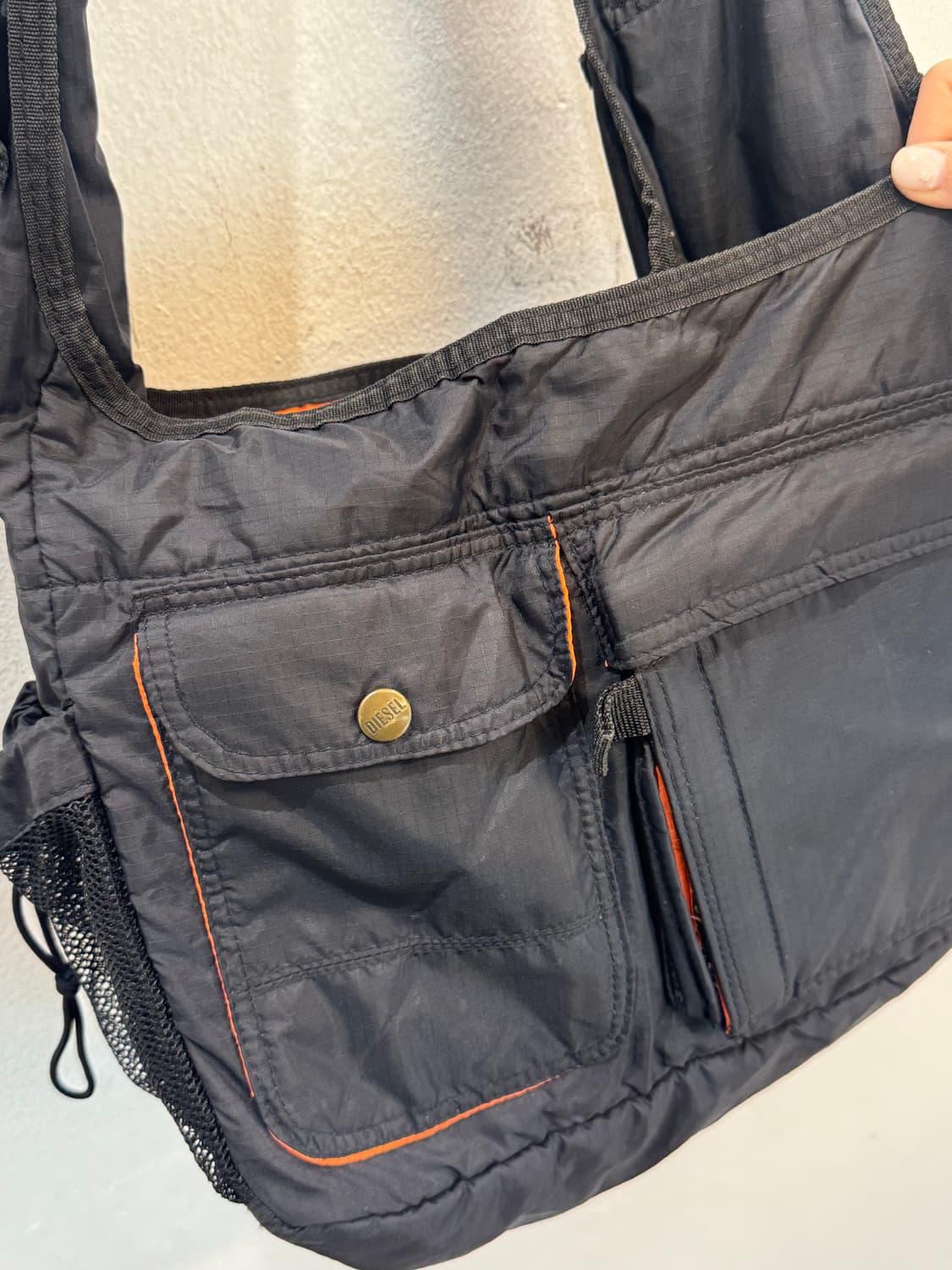 Diesel Black Messenger Bag 상품이미지5