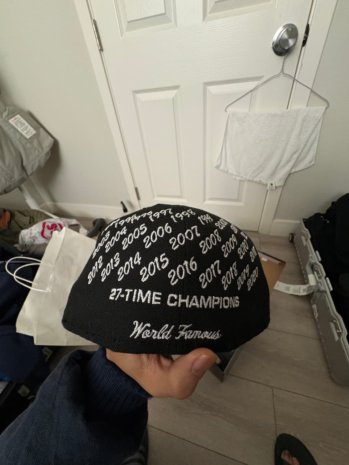 슈프림 뉴에라 양키스 스냅백 7 3/8 738 상품이미지3