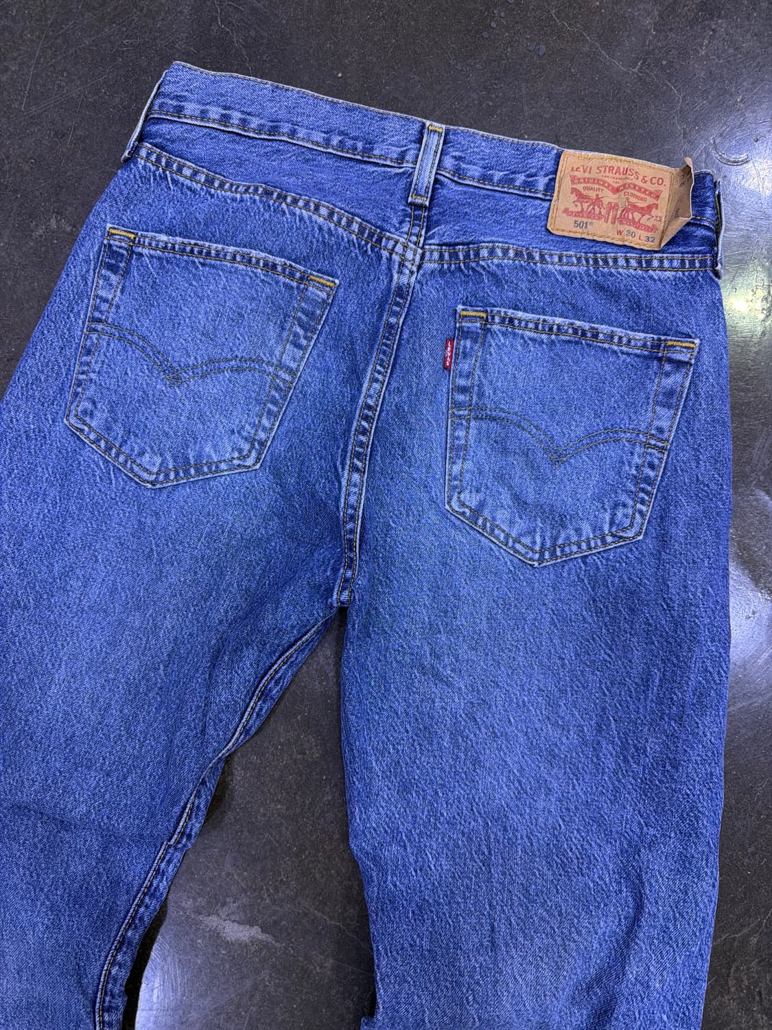 리바이스 501 빈티지 스톤 워싱 레귤러핏 데님팬츠 30 상품이미지6