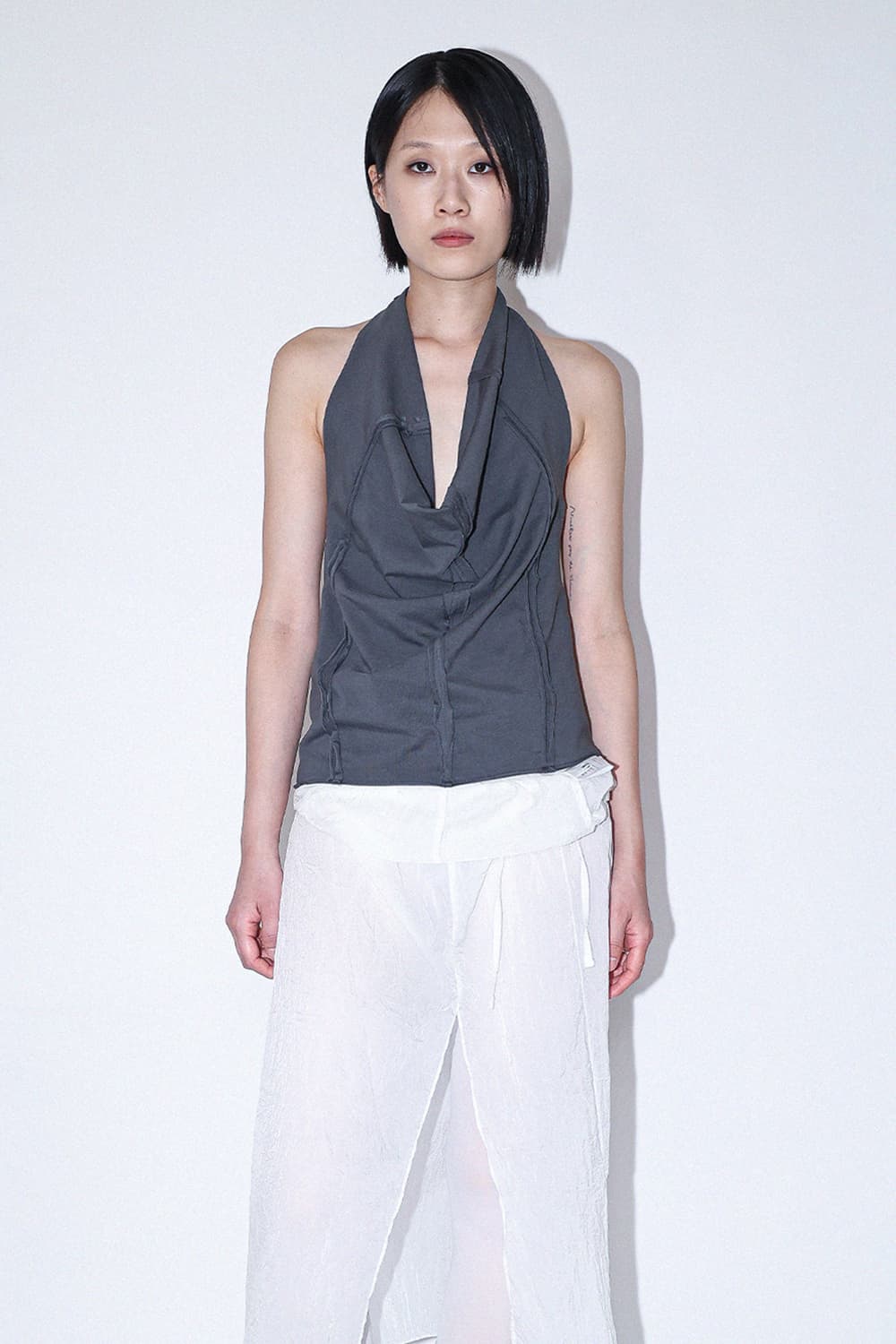 jaeshin 드레이프 홀터넥 나시 카울넥 상품이미지1